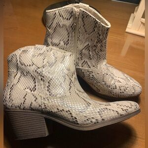 SO Snakeskin Pattern Ankle Booties - Size 8